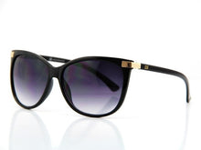 Load image into Gallery viewer, Vintage Classic Womans Sunglasses