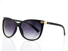 Load image into Gallery viewer, Vintage Classic Womans Sunglasses
