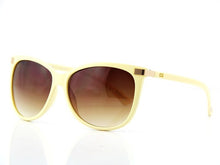 Load image into Gallery viewer, Vintage Classic Womans Sunglasses