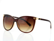 Load image into Gallery viewer, Vintage Classic Womans Sunglasses