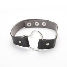 Load image into Gallery viewer, Leather Heart Choker